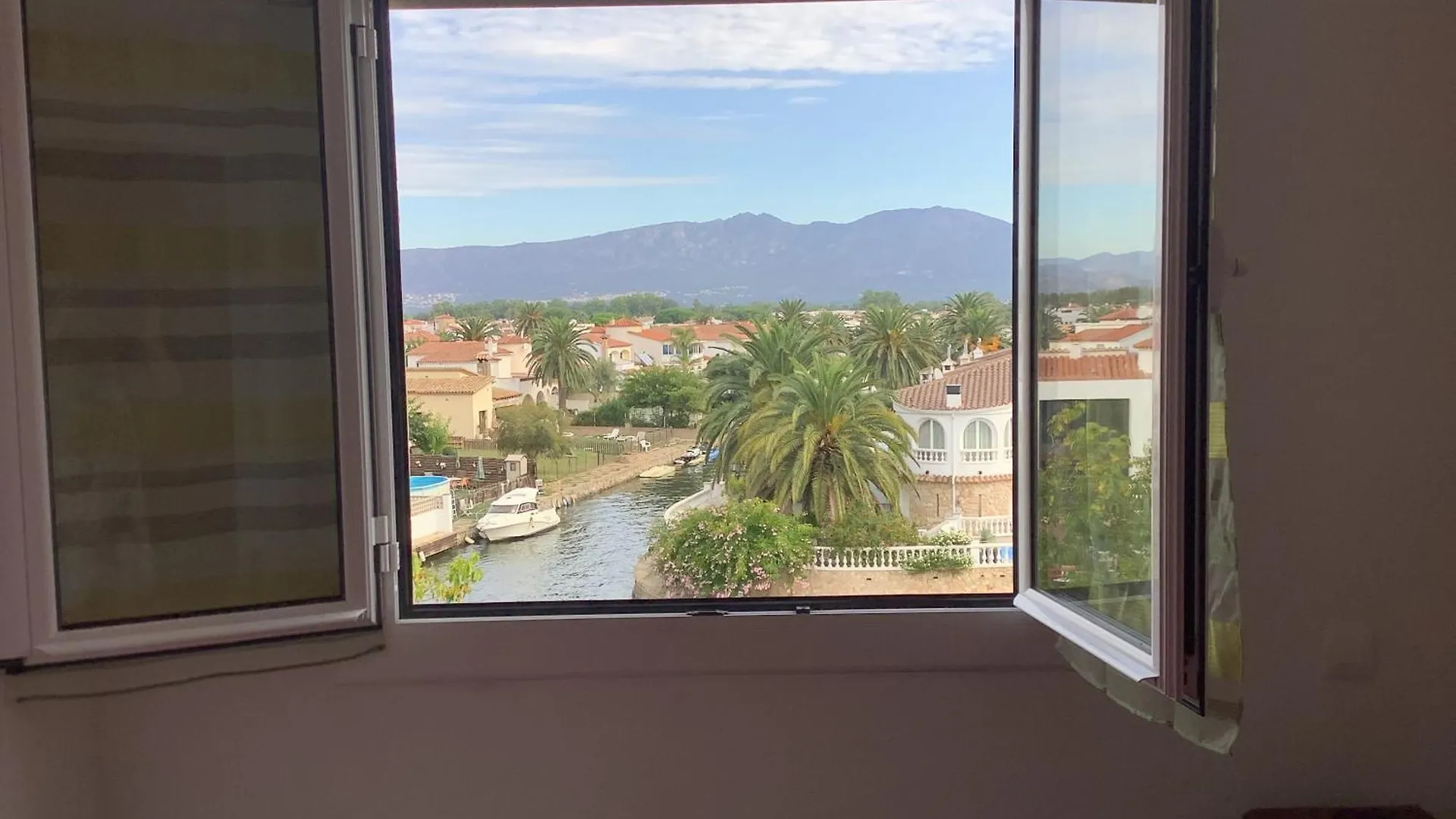 Empuriabrava Am Kanal Apartment