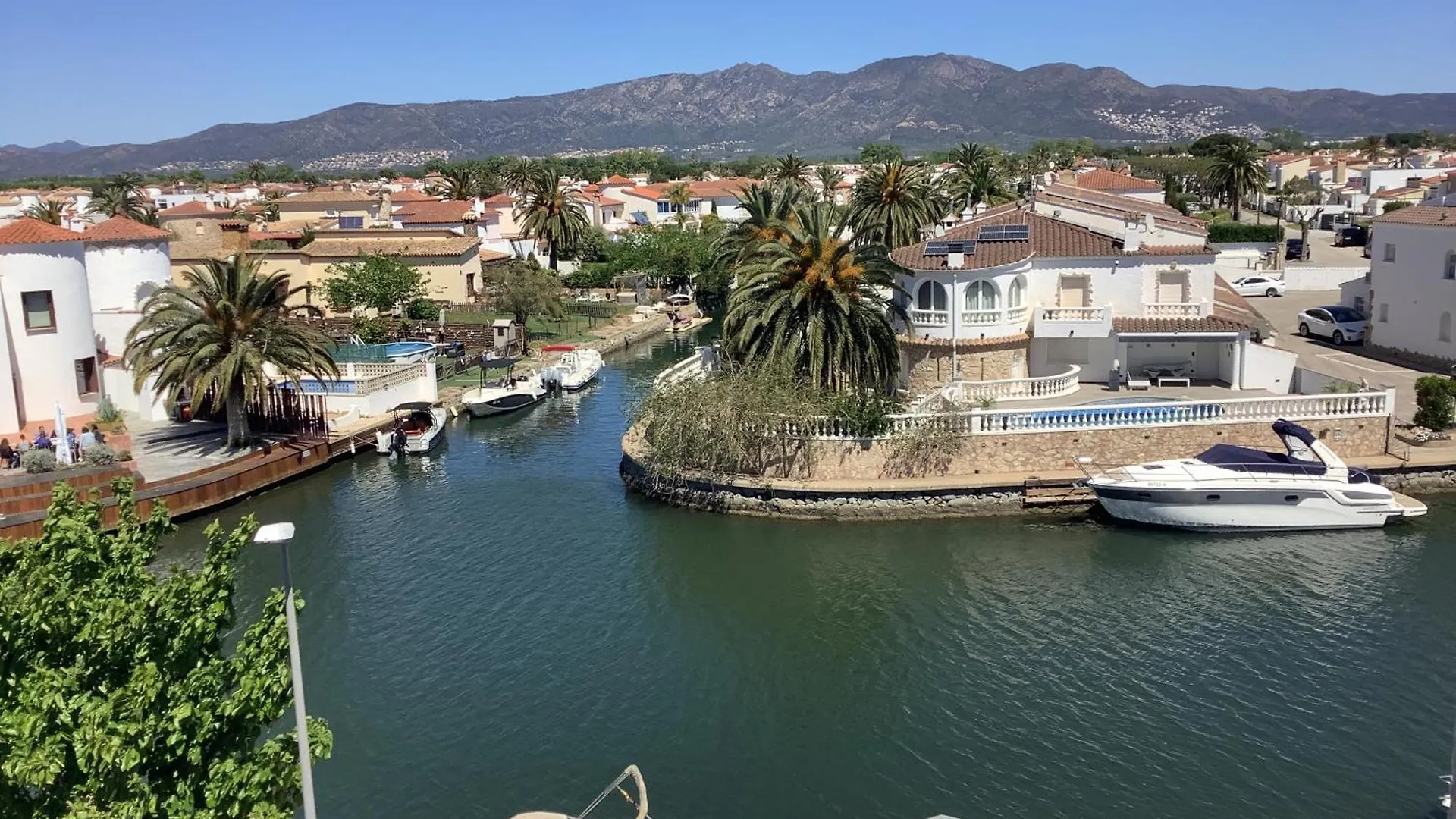 Apartment Empuriabrava Am Kanal