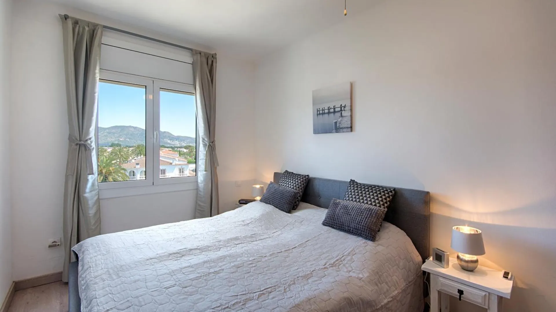 Apartment Empuriabrava Am Kanal